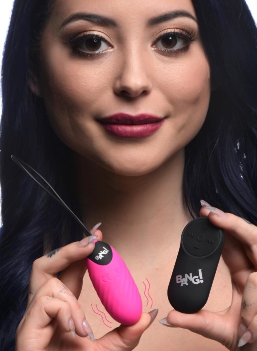 28X Swirl Silicone Vibrating Egg with Remote Control: Sex Toy Distributing